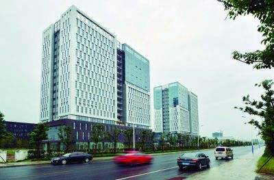 環(huán)氧地坪漆在工業(yè)建筑中使用要注意哪些,？