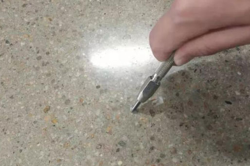 混凝土地坪表面的油污要怎樣處理,？